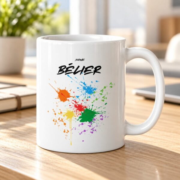 Mug Bélier aux éclaboussures colorées pour les amateurs d’art visuel