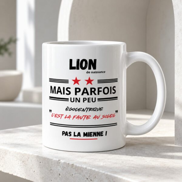 Mug LION Humour | Égocentrique ? C’est la faute au Soleil !