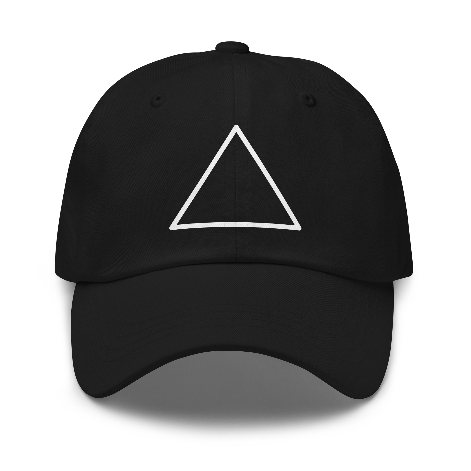 Casquette de baseball de couleur noire, de face. Elle est imprimée au centre avec le glyphe de l'élément FEU (triangle pointant vers le haut) en couleur blanche, créant un contraste minimaliste et net.