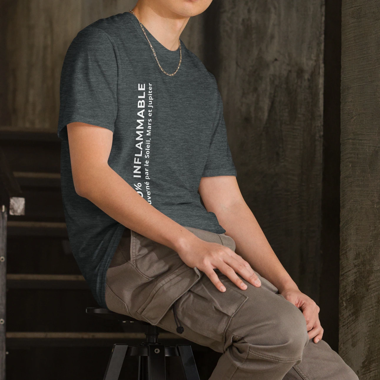 T-shirt Homme Triplicité de Feu « 100% Inflammable – Gouverné par le Soleil, Mars et Jupiter » T-shirt Homme Triplicité de Feu « 100% Inflammable – Gouverné par le Soleil, Mars et Jupiter » – Image 3