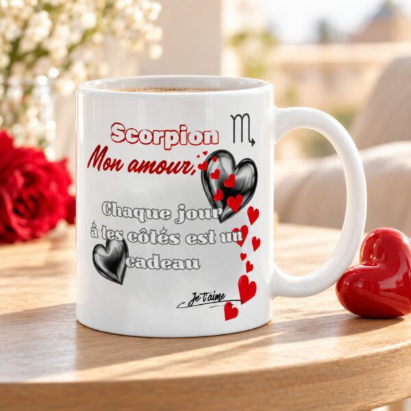 Cadeau Saint-Valentin original : Mug « Chaque jour à tes côtés est un cadeau » – Signe Scorpion