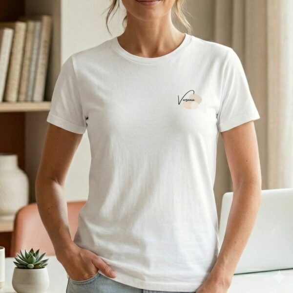 T-shirt Bohème Chic Zen Minimaliste – Signe Verseau & Formes Abstraites