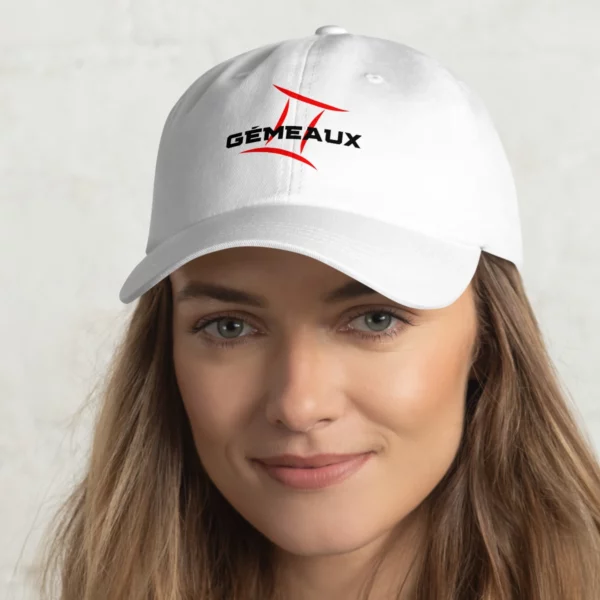 Casquette tendance femme Gémeaux pour compléter une tenue streetwear