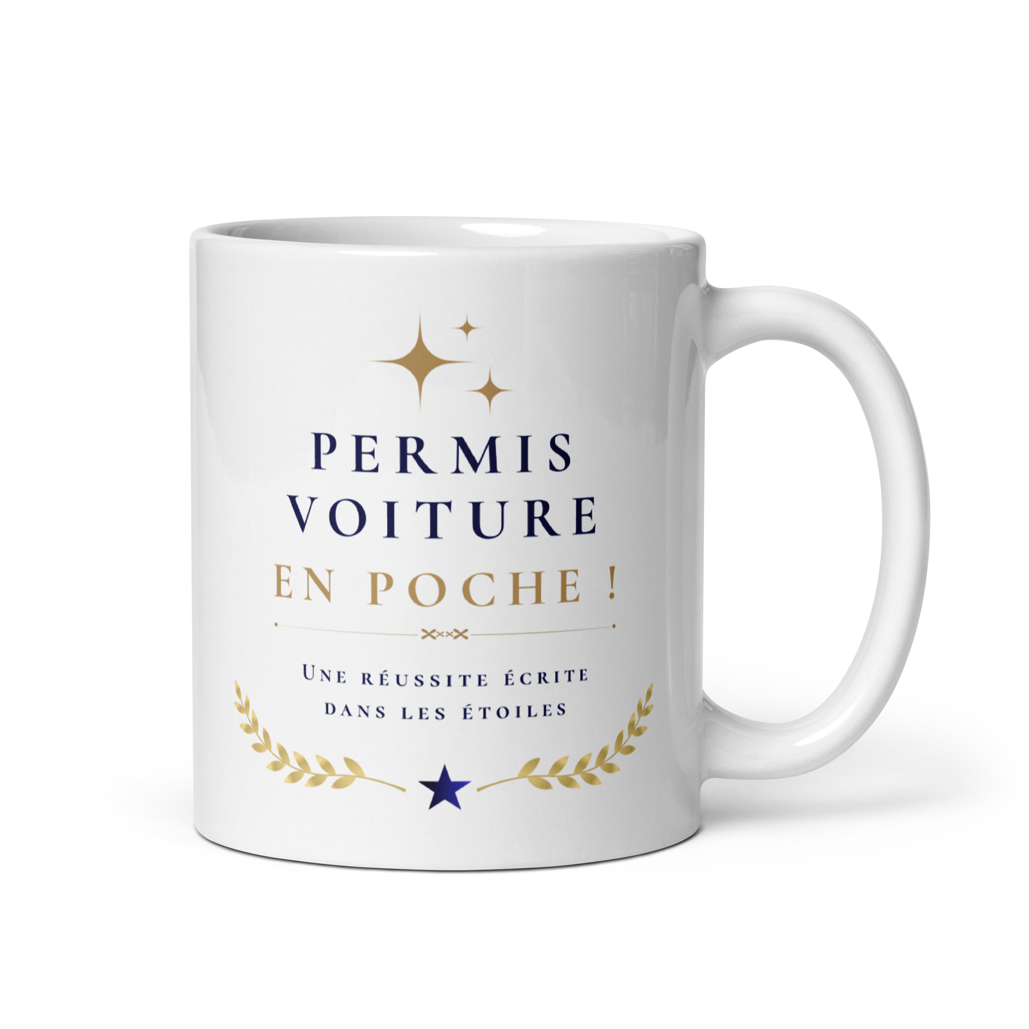 Cadeau permis voiture en poche ! – Mug "Une réussite écrite dans les étoiles" Mug blanc en céramique Permis voiture en poche avec lauriers et étoiles dorés marque whizaloo